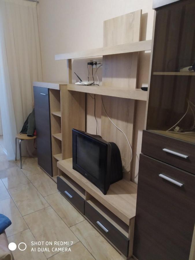 Солнечная Apartment Kharkiv Exterior photo